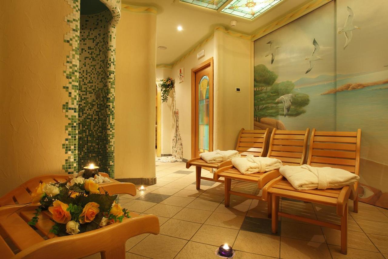 Hotel Villa Emma Madonna Exterior foto